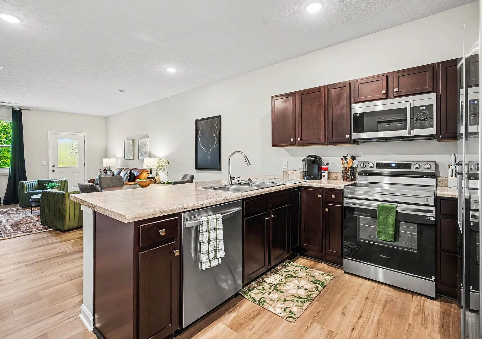 Great for workers and family visiting Colerain TWP — Photo 4