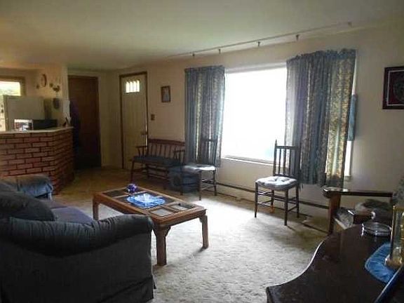 2nd image of 6 Saint Anne Dr