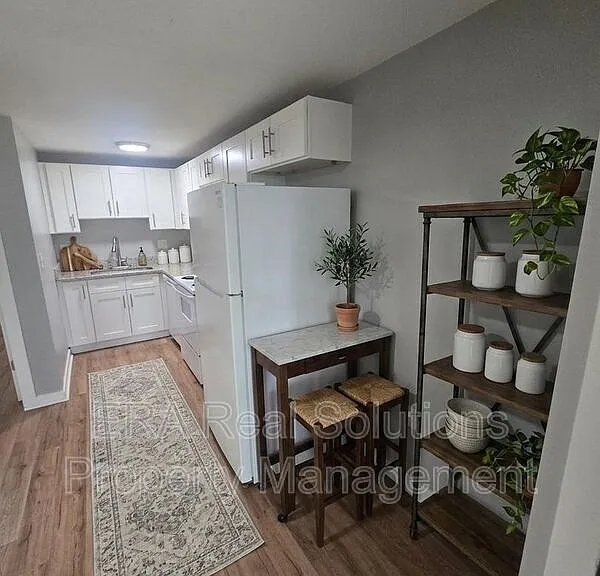 65 W Moler St #A — Photo 2