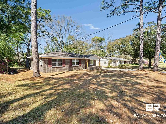 3rd image of 672 Tarawa Dr