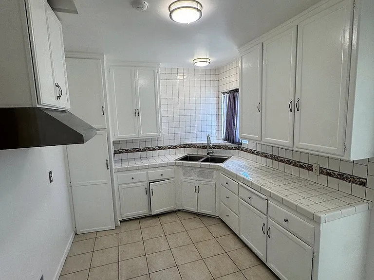 8330 La Villa St — Photo 7