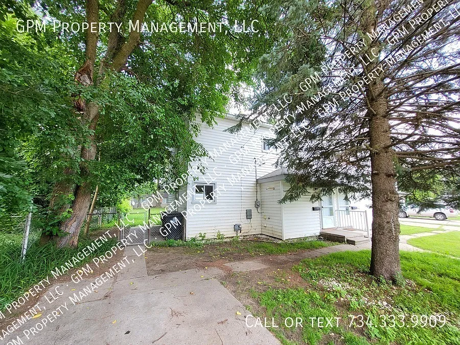 2 bed, 1100 sqft, $1,075 — Photo 2