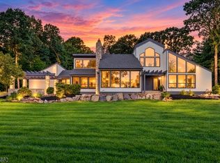 525 Johnston Dr, Watchung, NJ 07069