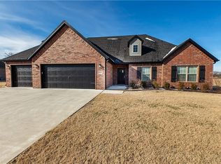 18365 Astor Dr, Fayetteville, AR 72704