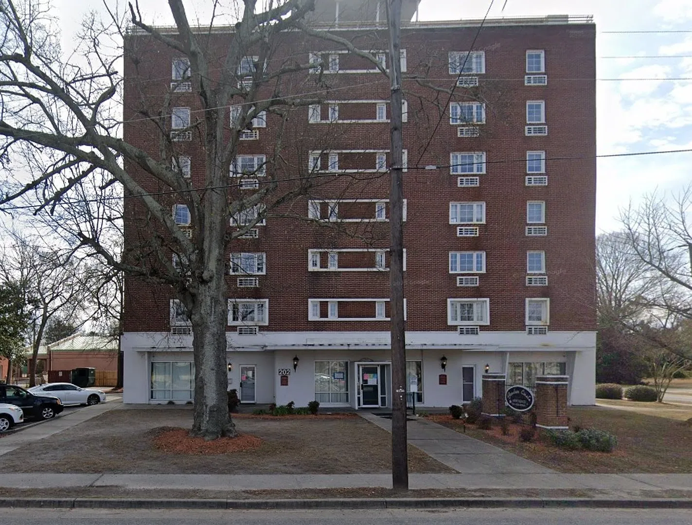 Garden Circle Apartments — Photo 2