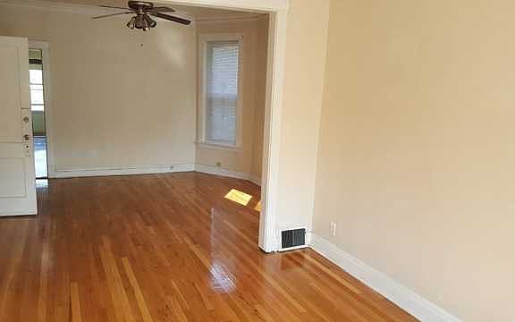 3rd image of 3103 N Kedzie Ave