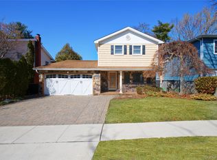 119 Radcliff Avenue, Port Washington, NY 11050