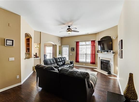 4th image of 10337 Tintinhull Dr #240