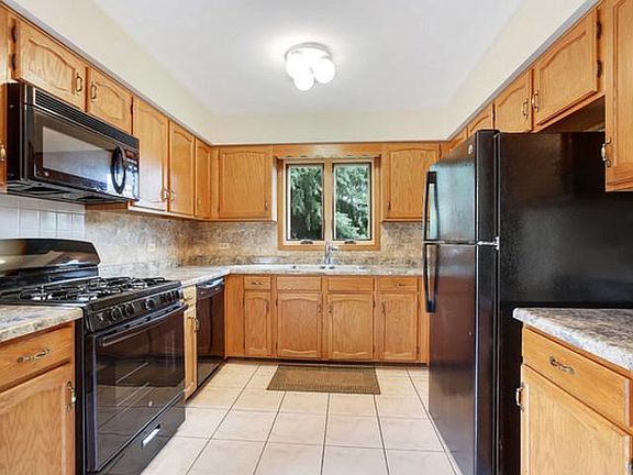 5th image of 7732 Woodstock Dr