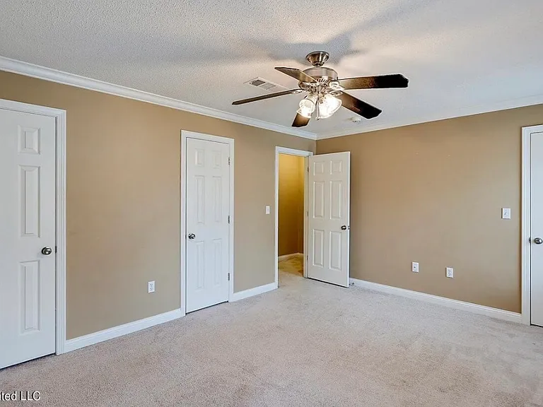 113 Amberwood Dr — Photo 18