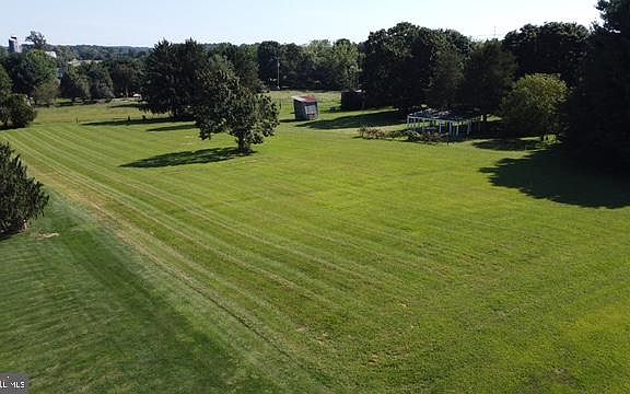 3rd image of 783 Little Elk Creek Rd