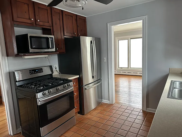 148 Augusta St — Photo 14