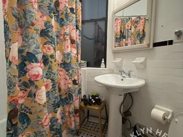 124 Remsen Street image 8 of 9