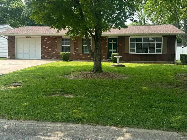 705 E Terrace Dr, Du Quoin, IL 62832