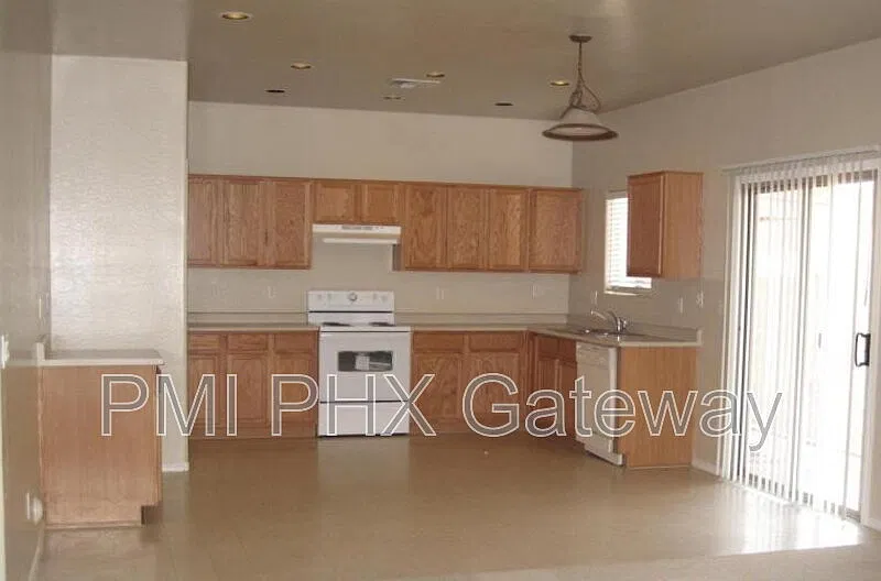 Anthem Parkside — Photo 2