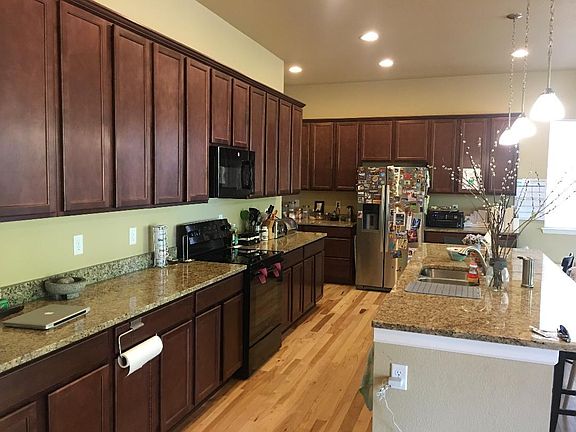 Huge Kitchen plus a Walk-In Pantry
