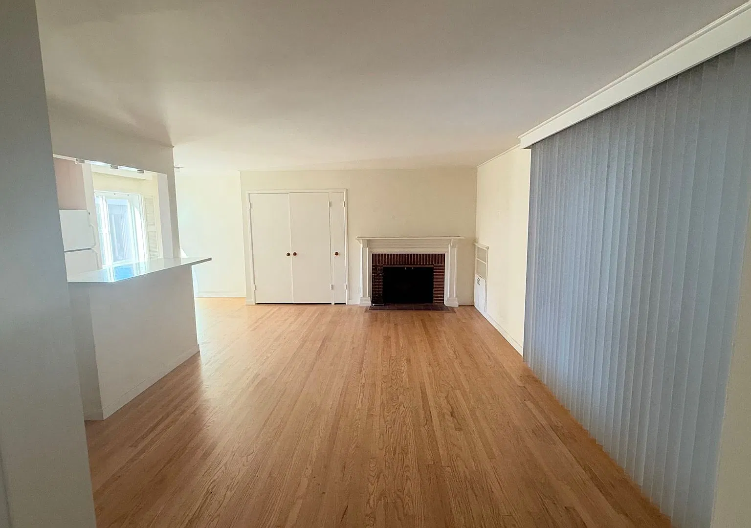 430 Ravenswood Ave — Photo 4