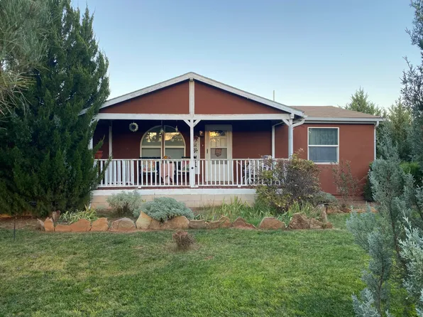 1382 N Apple Blossom Ln, Apple Valley, UT 84737