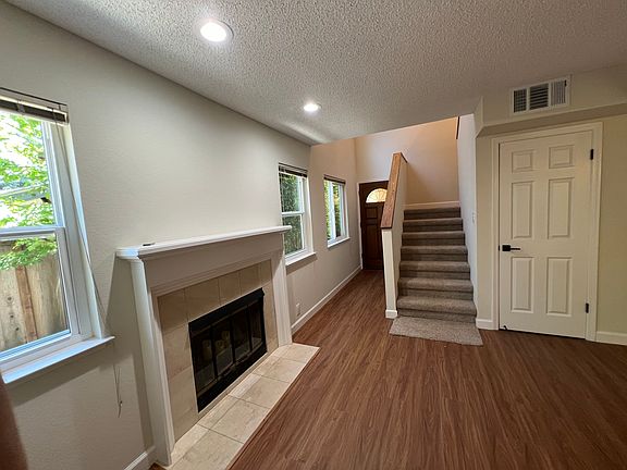 3rd image of 1203 Smith Ave