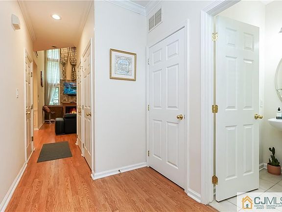 4th image of 81 Osprey Dr