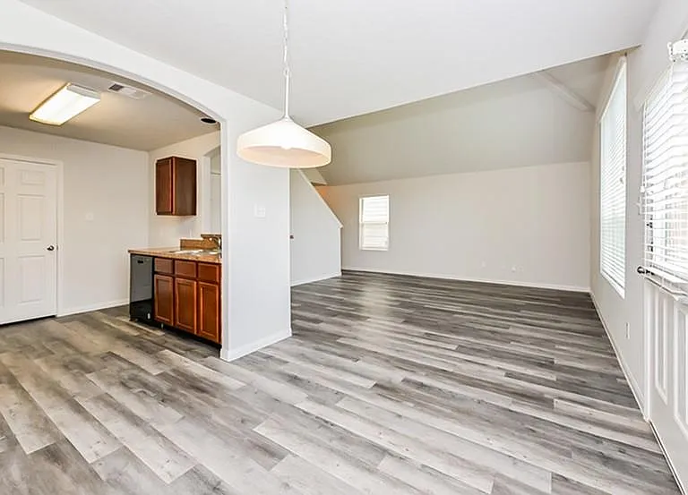 10939 Myrtle Oak St — Photo 9