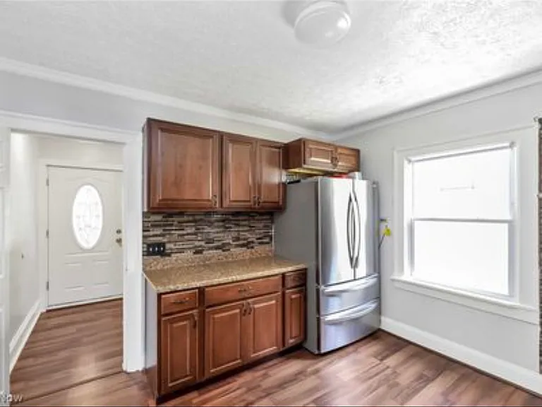 1642 Grace Ave #2 — Photo 7