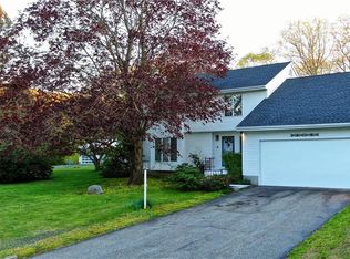 6 Meadow Ln, Norwich, CT 06360