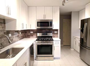 304 W Prairie Cir, Itasca, IL 60143