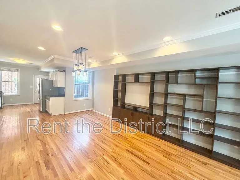 775 Kenyon St NW — Photo 4