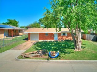 1404 Heather Ln, Moore, OK 73160