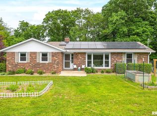 222 E North Lakeview Dr, East Peoria, IL 61611