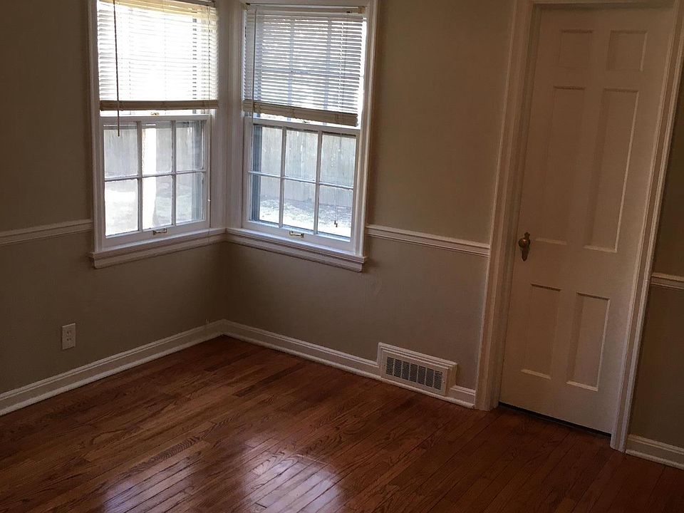 This is the downstairs bedroom