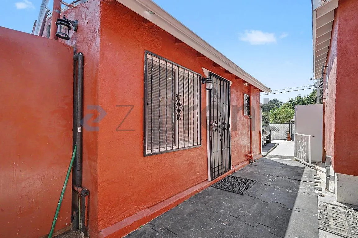 1 bed, 350 sqft, $2,850 — Photo 1