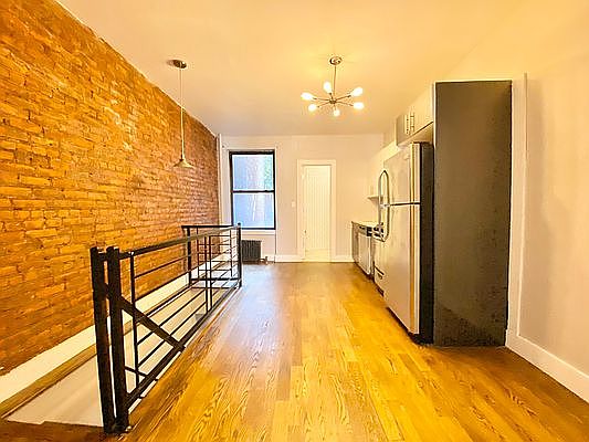 1st image of 600 Lincoln Pl APT 1B