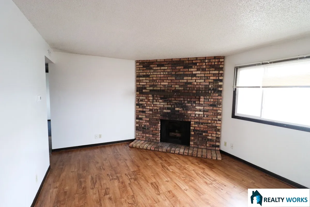 Building Photo - 2417 Vine