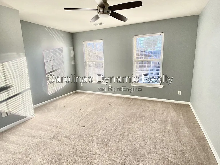 605 Queenswater Ln — Photo 28