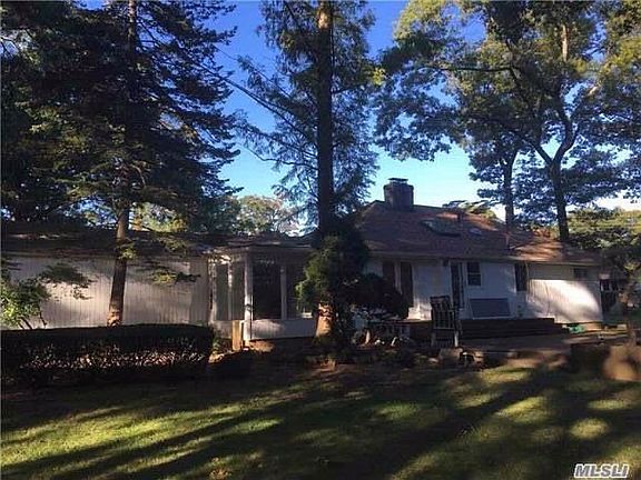 3rd image of 490 Emerson Dr