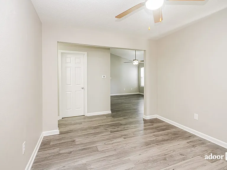 548 Sun Catcher Dr — Photo 4