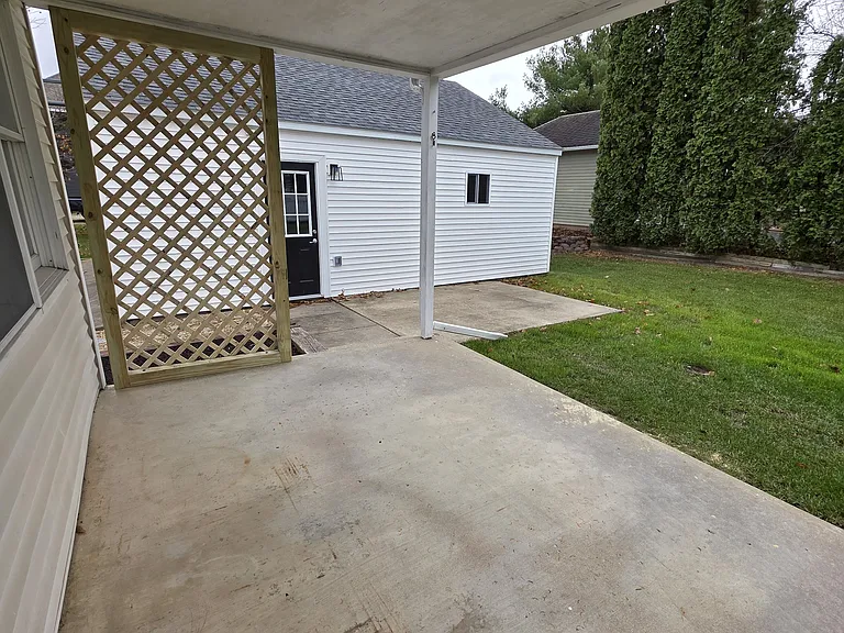 410 W Main St — Photo 6