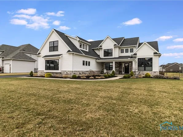 105 Waverly Point Rd, Perrysburg, OH 43551