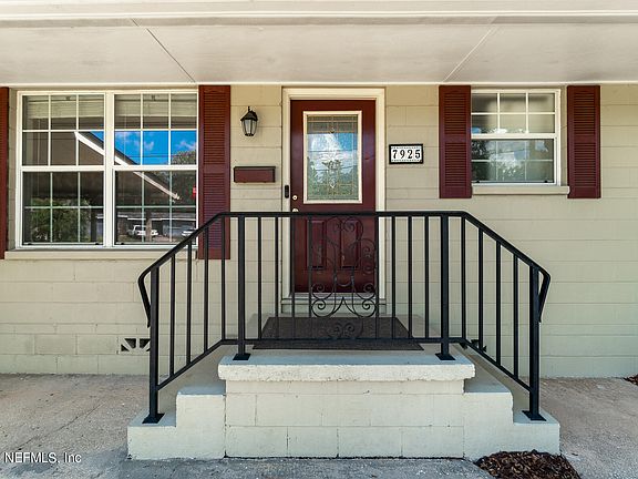 3rd image of 7925 FRESCA Street