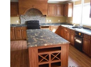 195 Foxtrot Dr, Parkton, NC 28371