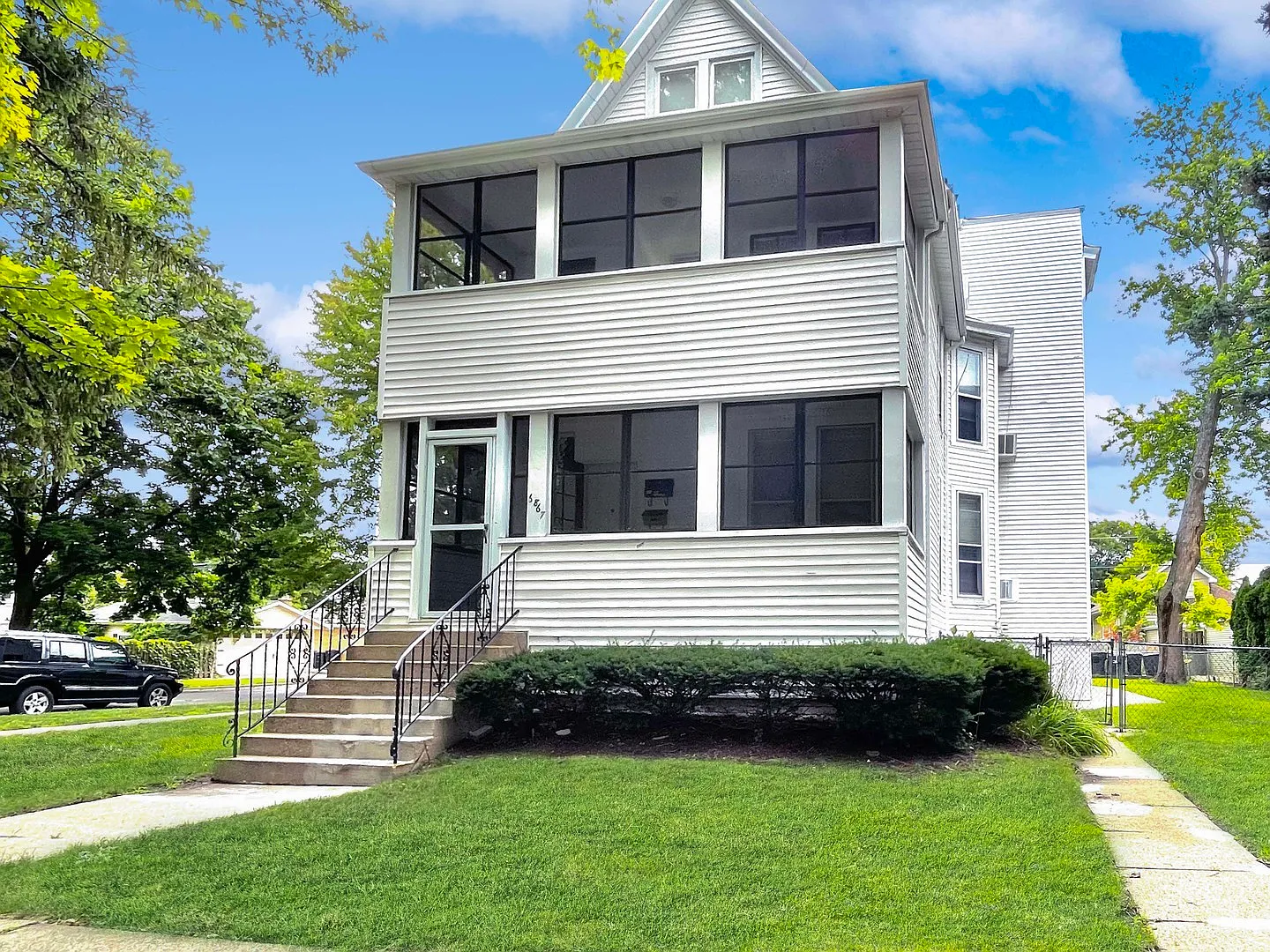 1 bed, 800 sqft, $1,800 — Photo 1
