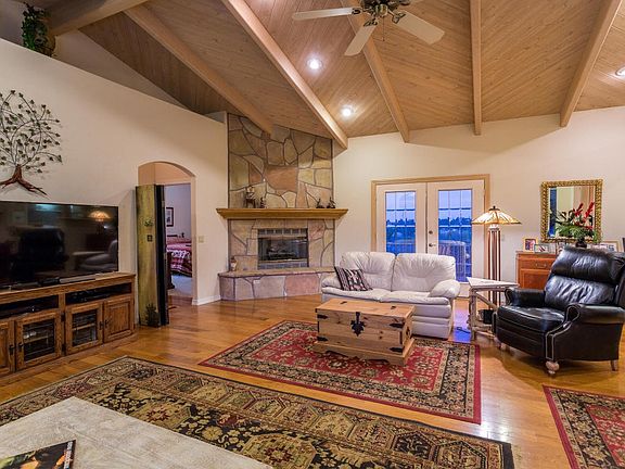 009_Living Room