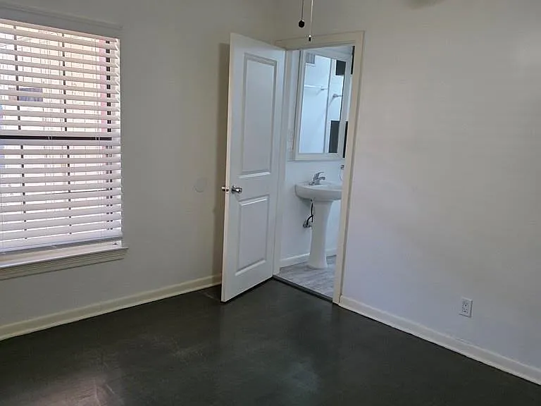 34 W Hawthorne Ave — Photo 8