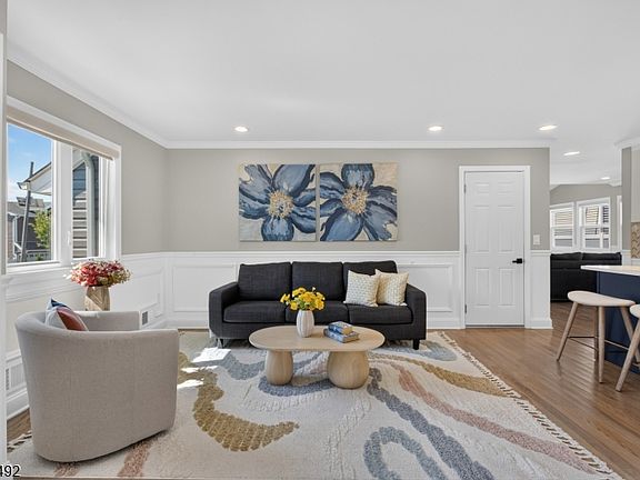 5th image of 61 Bart Pl