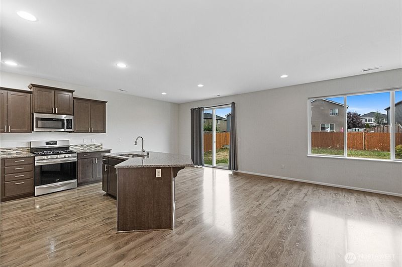 4th image of 10311 Suncrest Boulevard