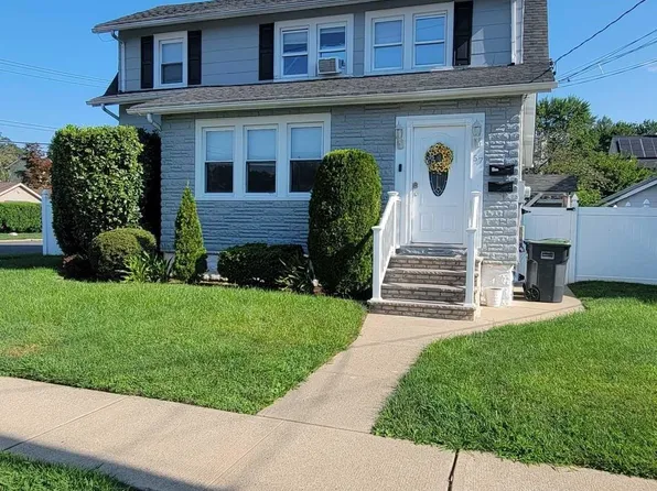 57 Magnolia St, Bergenfield, NJ 07621
