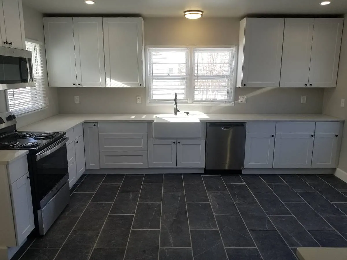 3 bed, 1600 sqft, $2,100 — Photo 2