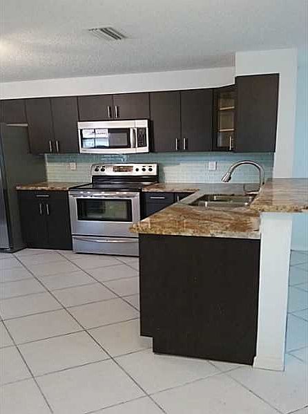 1st image of 902 Sevilla Cir